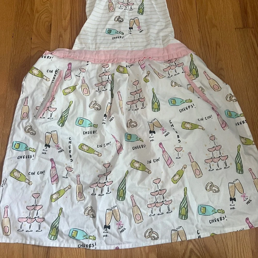 - pink champange glasses apron